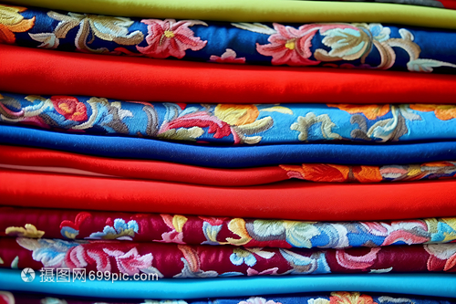 異域織夢(mèng) 全球風(fēng)情針織品的藝術(shù)之旅